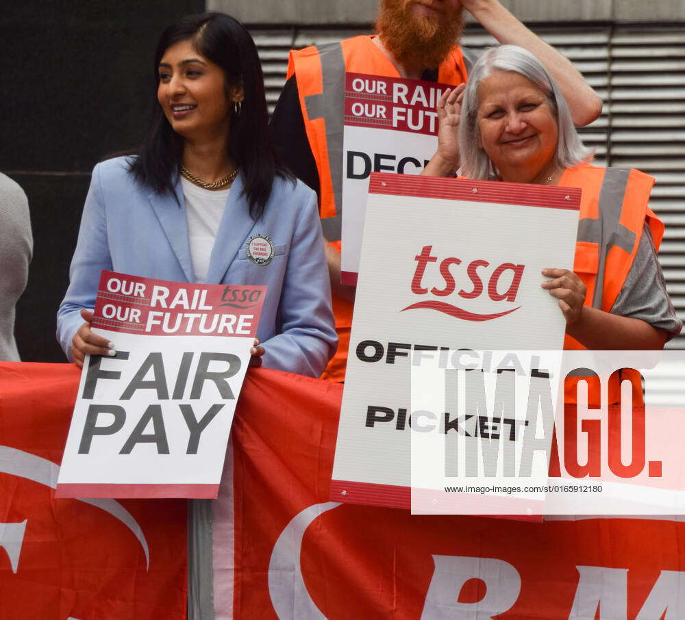 August 18, 2022, London, England, United Kingdom: ZARAH SULTANA (left ...