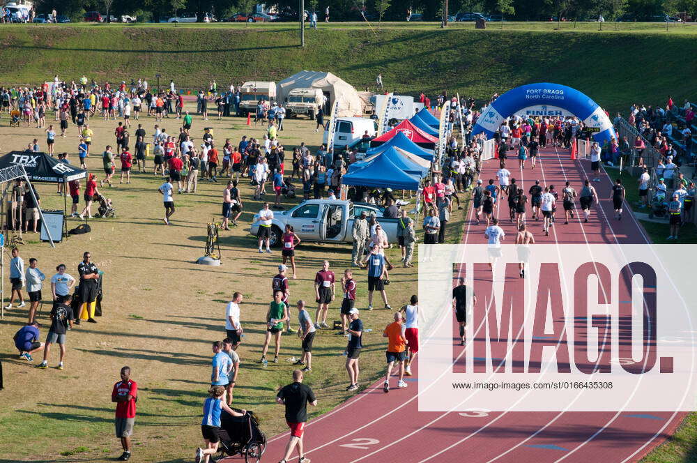 Thousands of participants run the Fort Bragg 16th Annual Army Birthday ...