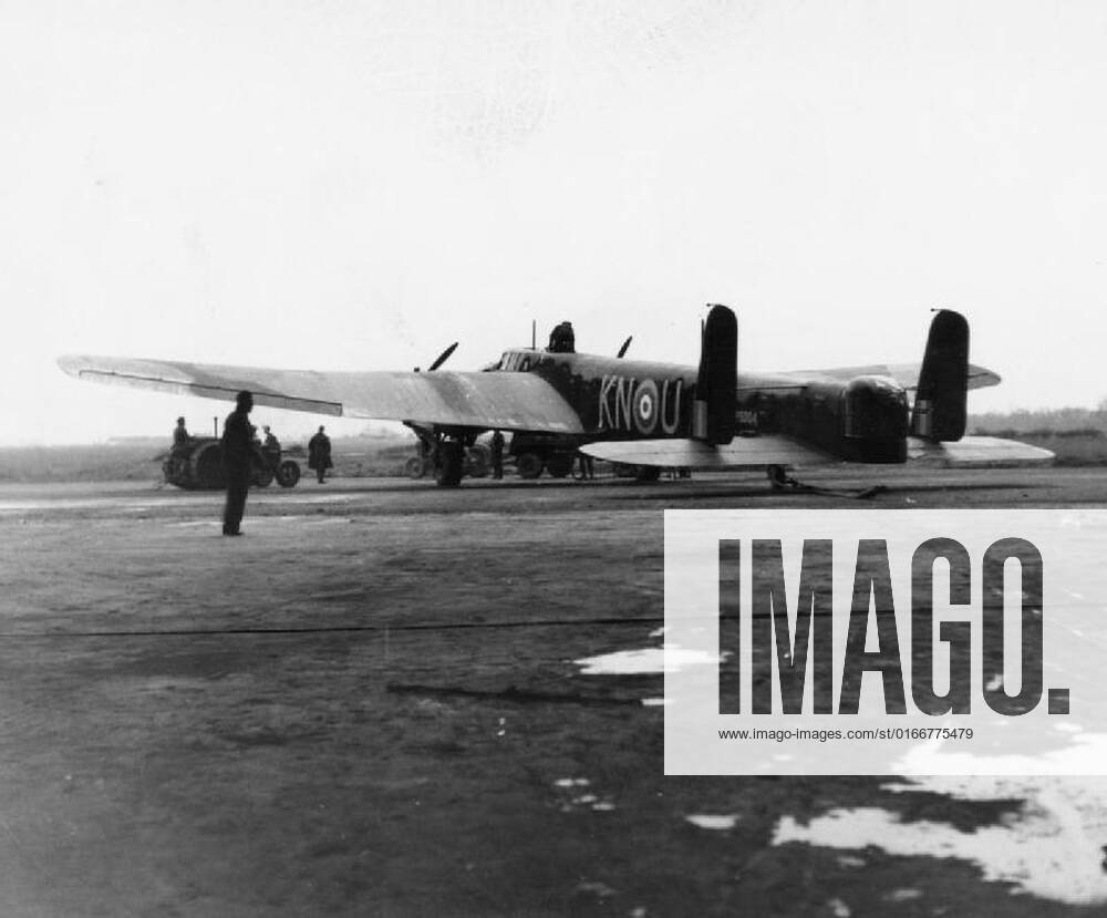 RAF Bomber Command 1940 Armstrong Whitworth Whitley Mk IV P5004 of No ...