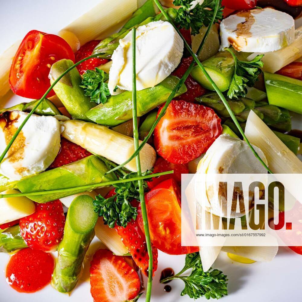 Asparagus salad with strawberries, tomatoes and goat cheese, Asparagus