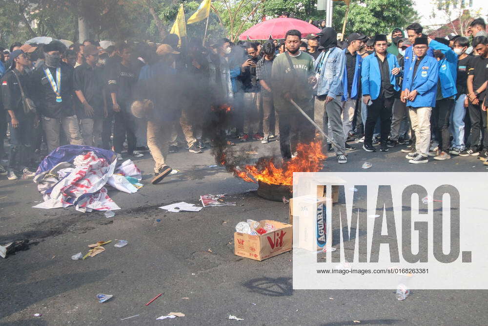 Indonesian People Protest Against Raised Fuel Prices University ...