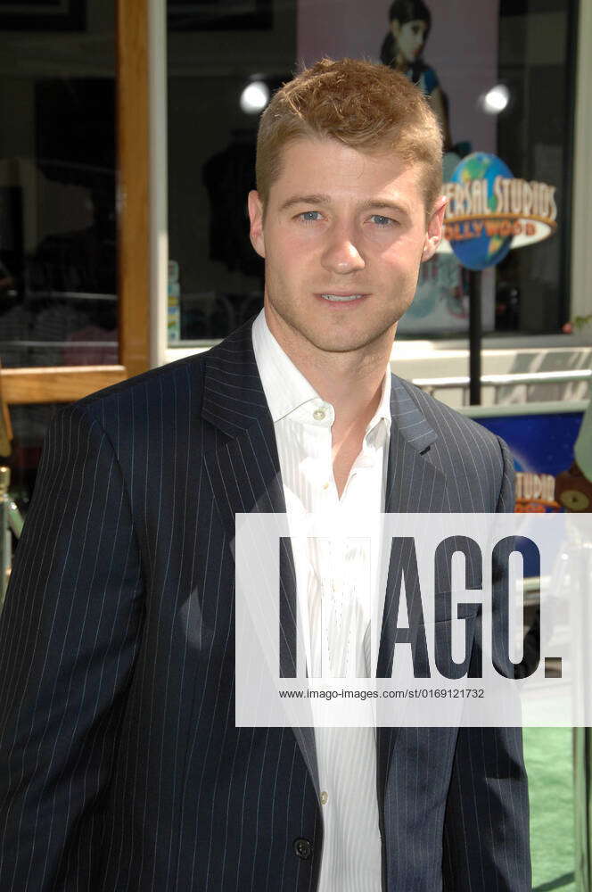 Benjamin McKenzie at the World Premiere of The Incredible Hulk . Gibson ...