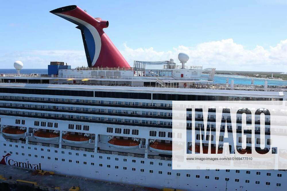 Carnival Cruise Line, Carnival Valor anchored in Cozumel Port., Cozumel ...