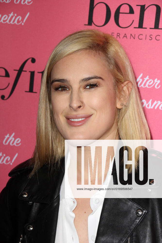 Rumer Willis at the Benefit Cosmetics Kick Off Of Wing Women Weekend(02)