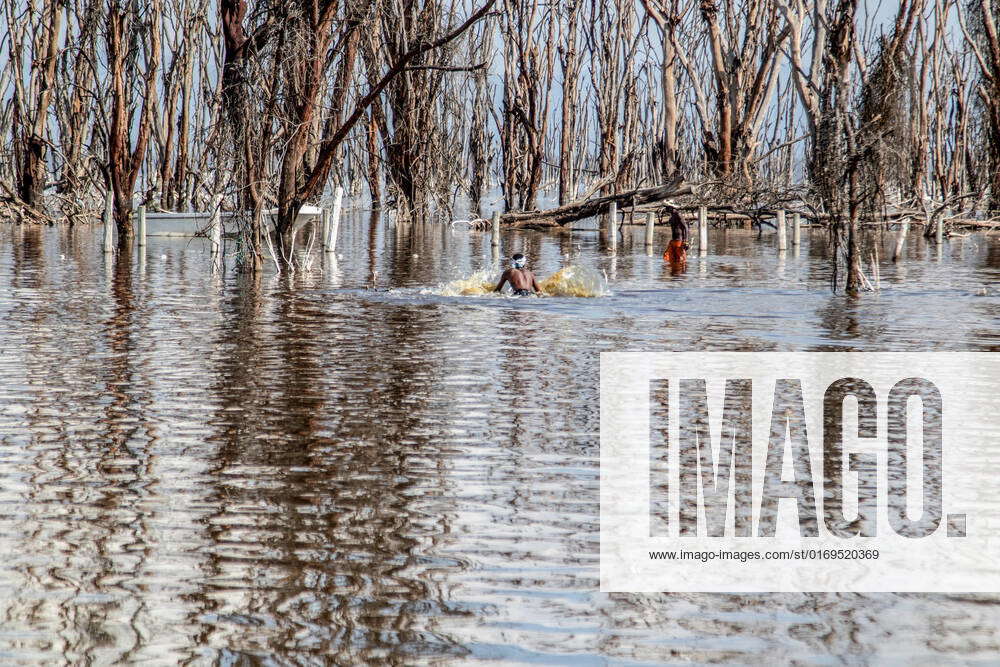 September 17, 2022, Nakuru, Rift Valley, Kenya Men lay their fishing