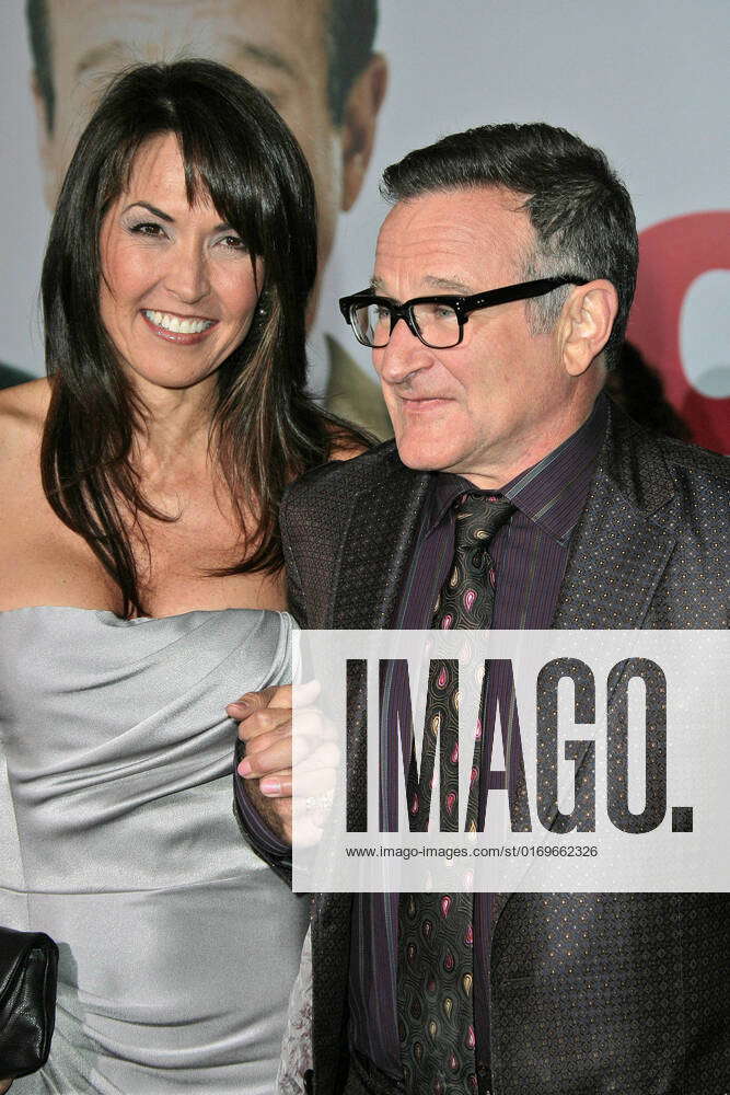 Susan Schneider and Robin Williams at the Old Dogs World Premiere, El ...