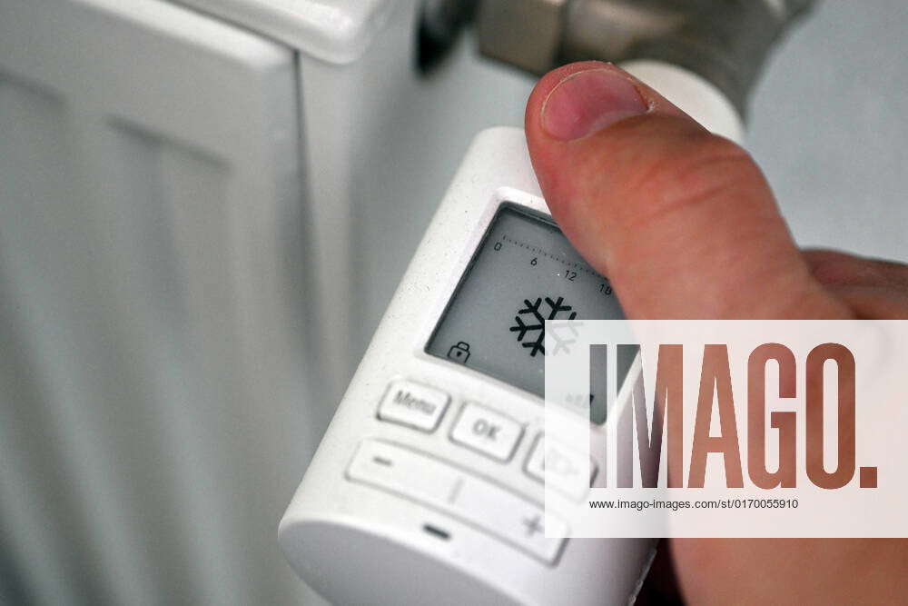 27 09 2022, economy, energy costs symbol photo thermostat, heating