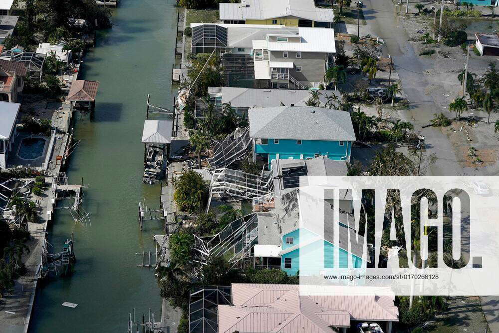 FORT MYERS, Oct. 1, 2022 -- Photo taken on Sept. 30, 2022 shows the ...