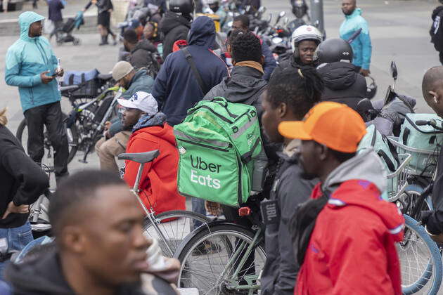 Frankreich, Protest von Fahrern für Lieferdienst in Paris Paris, France ...