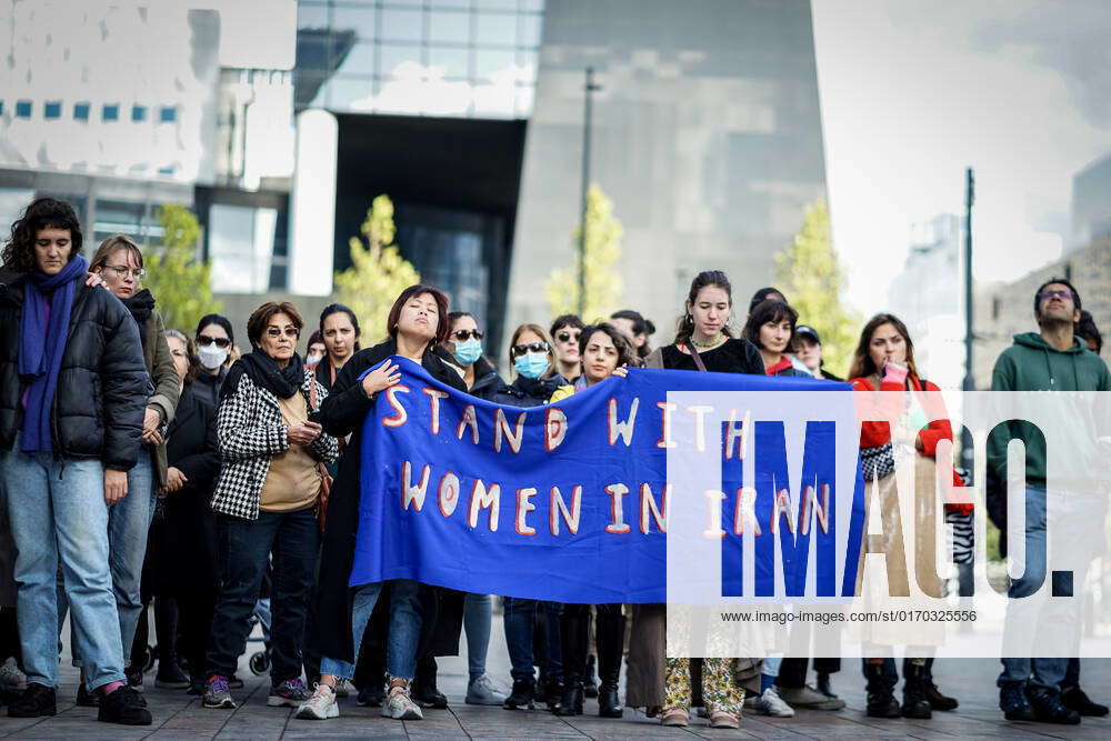 Feminist Protest For Women In Iran: Woman Life Freedom Protesters in ...
