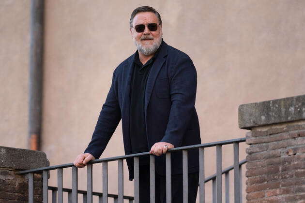 Russell Crowe Is Awarded As Ambassador Of Rome To The World Actor ...