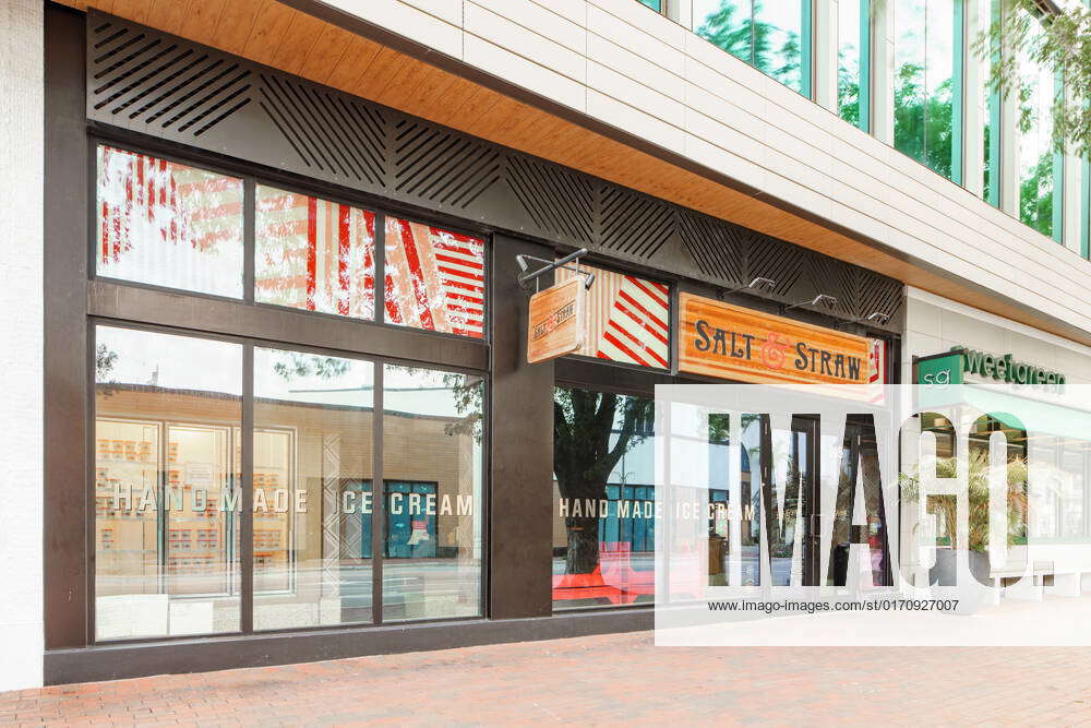 Salt and Straw hand made ice cream shop at Cocowalk Coconut Grov Miami