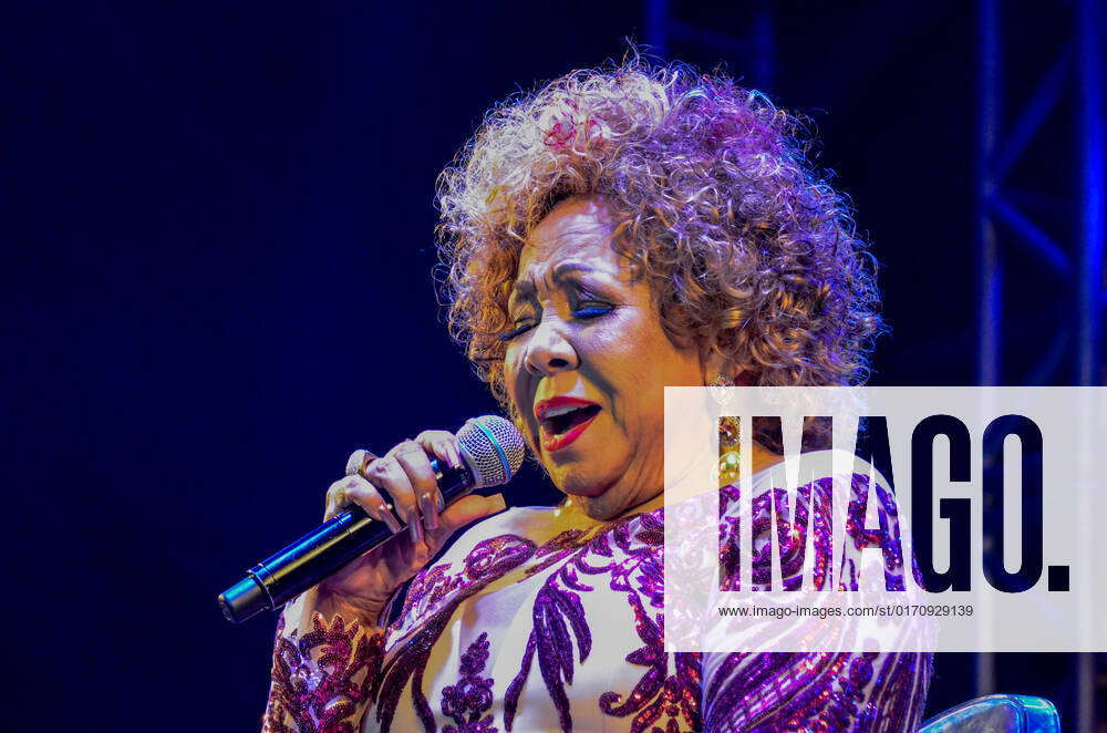 RIO DE JANEIRO, RJ - 14.10.2022: CANTORA ALCIONE NO OKTOBERFEST RIO ...