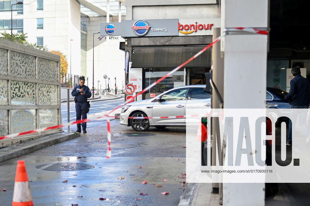 Tensions liees Ã la penurie de carburant Station TotalEnergies a Charenton le Pont. NEWS