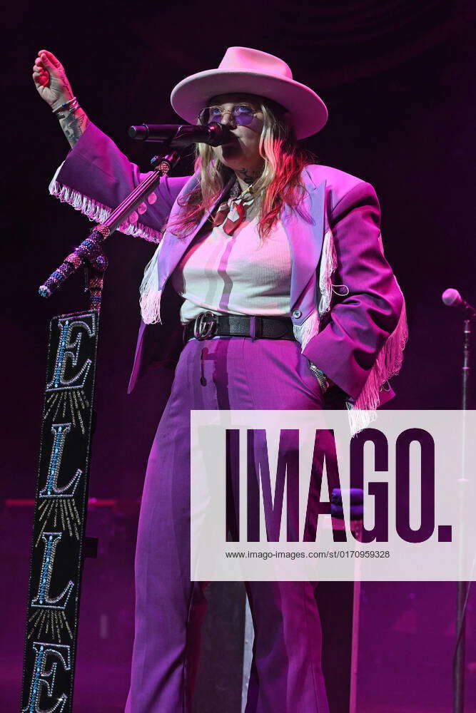 Elle King performs at Hard Rock Live held at the Seminole Hard Rock