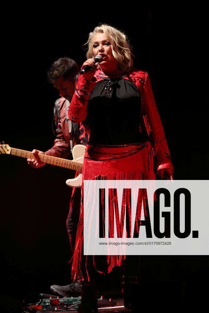 Kim Wilde bei einem Konzert im Tempodrom in Berlin, 17. Oktober 2022. Kim Wilde Konzert Berlin *** K Kim Wilde bei einem Konzert im Tempodrom in Berlin, 17. Oktober 2022. Kim Wilde Konzert Berlin *** K