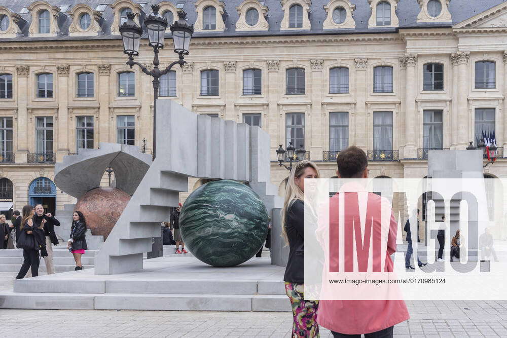 Alicja Kwade's new installation at Place Vendôme in Paris