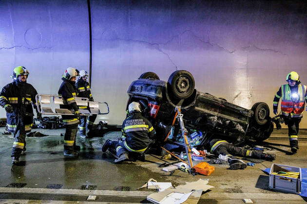 Sankt Jakob im Rosental, Austria: Austrian firemen tend to an accident ...