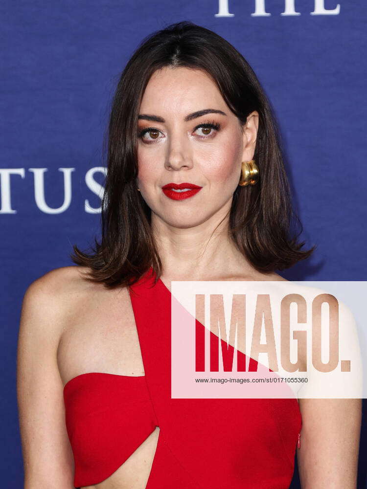 Aubrey Plaza Goes Red for 'The White Lotus' in Stella McCartney