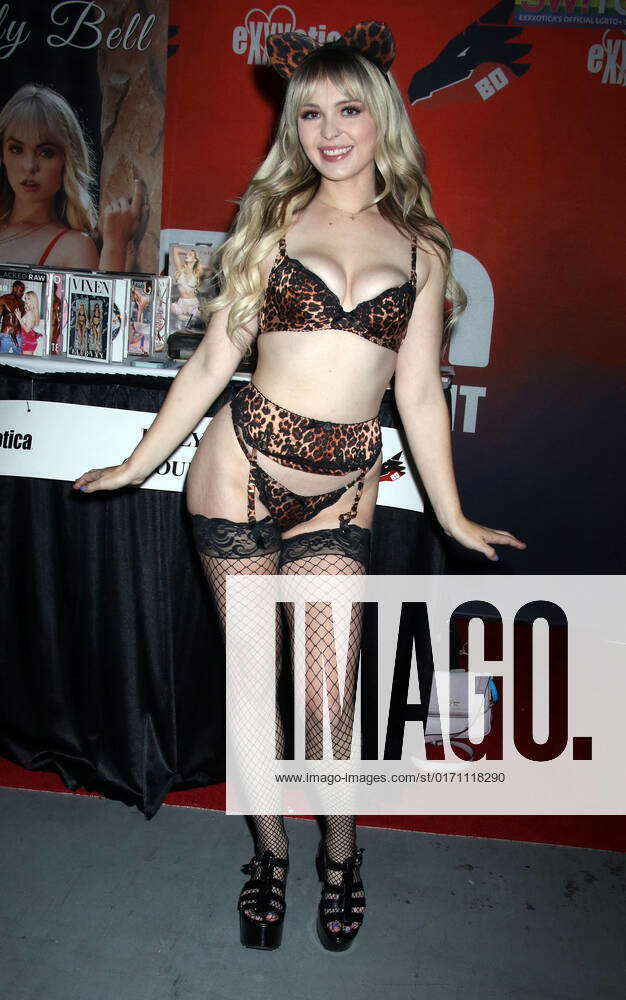 Exxxotica 2022 At Nj Expo Center In Edison New Jersey Featuring Lilly Bell Where Edisonq New Jers 