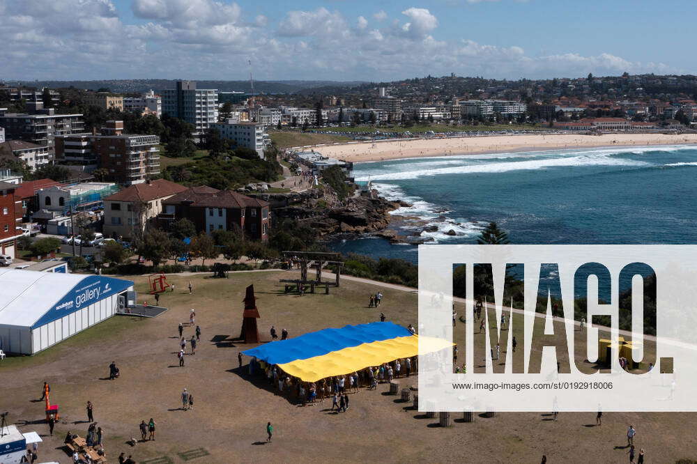 UKRAINIAN FLAG UNVEILING SCULPTURE BY THE SEA SYDNEY, A large Ukrainian