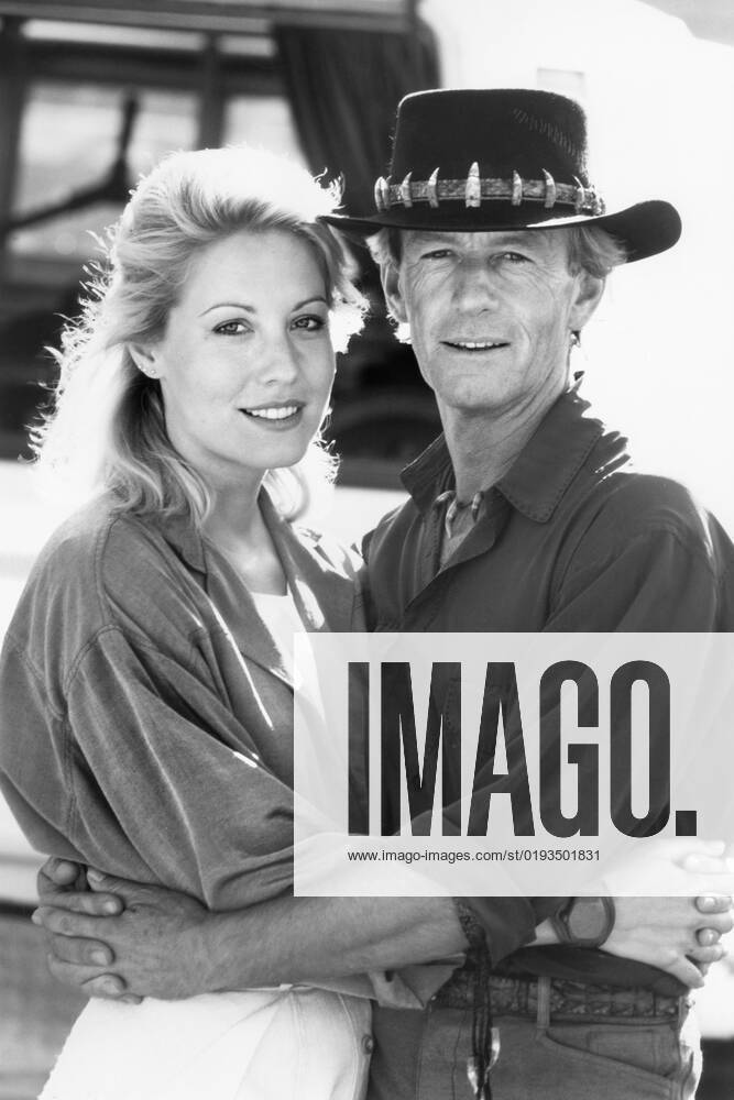 USA: Linda Koslowski, Paul Hogan, half-length Publicity Portrait for ...