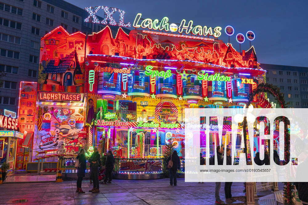 Fun and entertainment at the Christmas market Winterwelt at Frankfurter