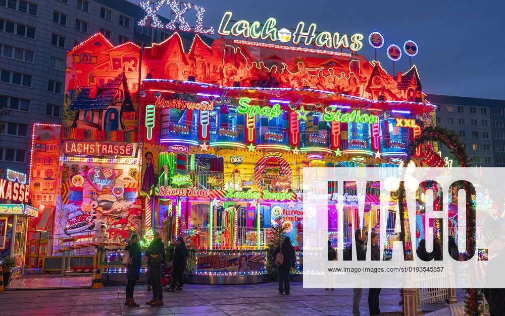 Fun and entertainment at the Christmas market Winterwelt at Frankfurter