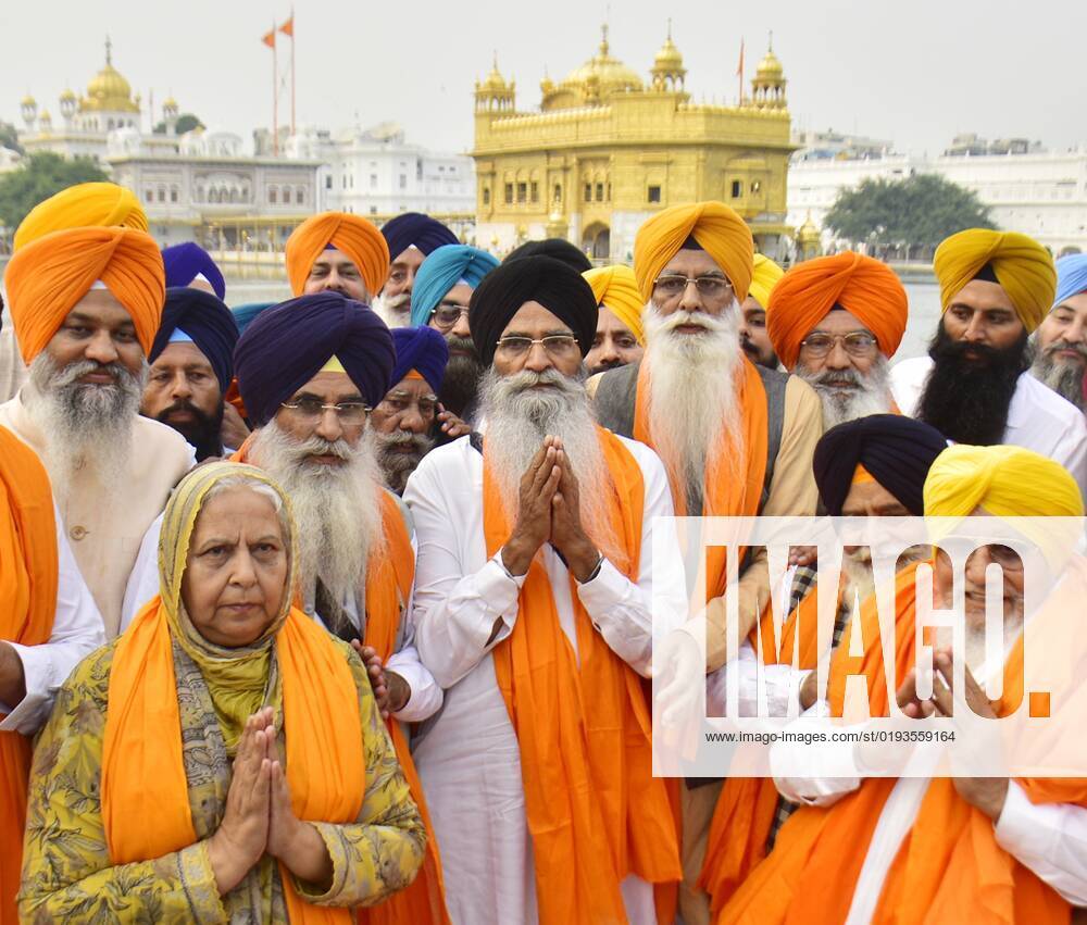 AMRITSAR, INDIA - NOVEMBER 9: Shiromani Gurdwara Parbandhak Committee ...