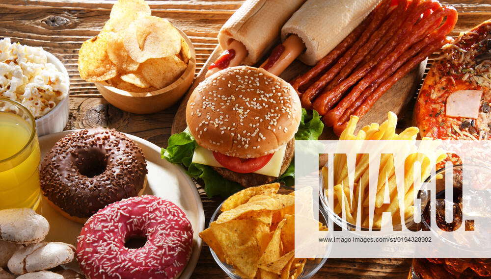 Foods enhancing the risk of cancer. Junk food Foods enhancing the risk