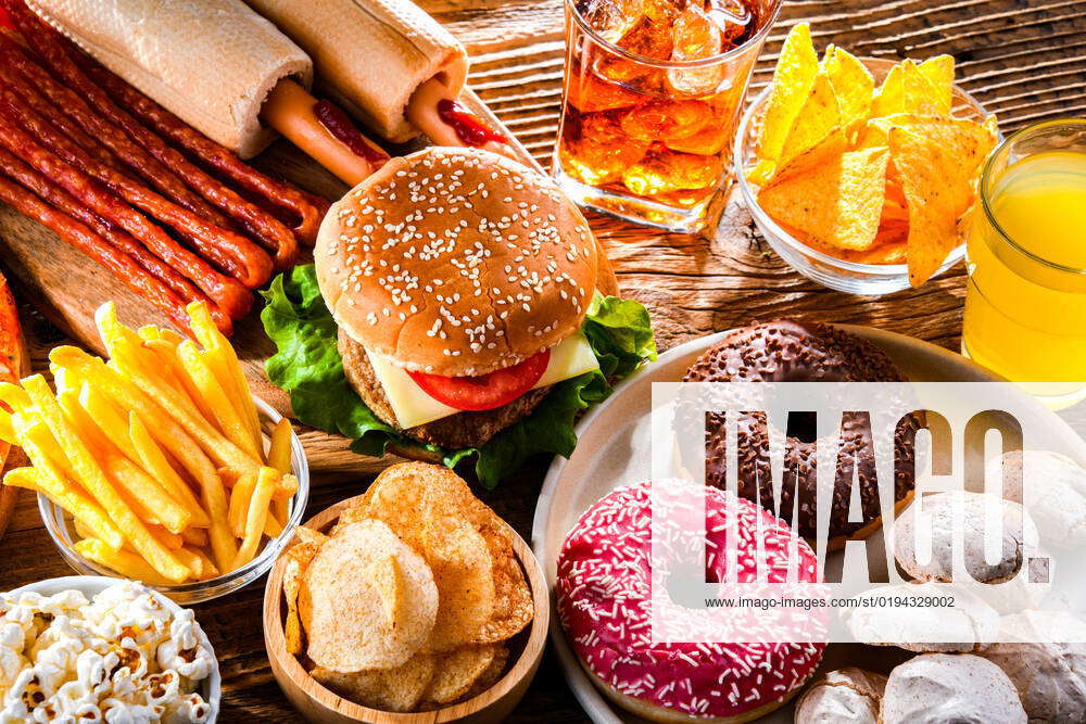 Foods enhancing the risk of cancer. Junk food Foods enhancing the risk