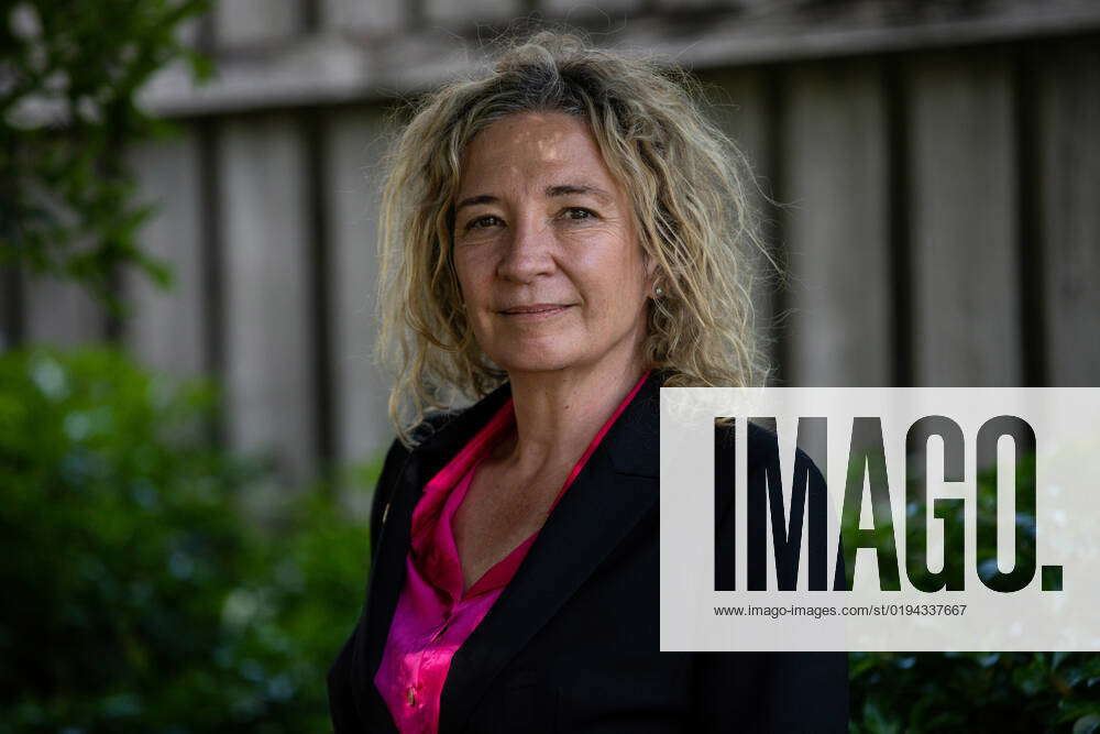 VIC ELECTION22 TEAL, Teal candidate Melissa Lowe poses for a photo