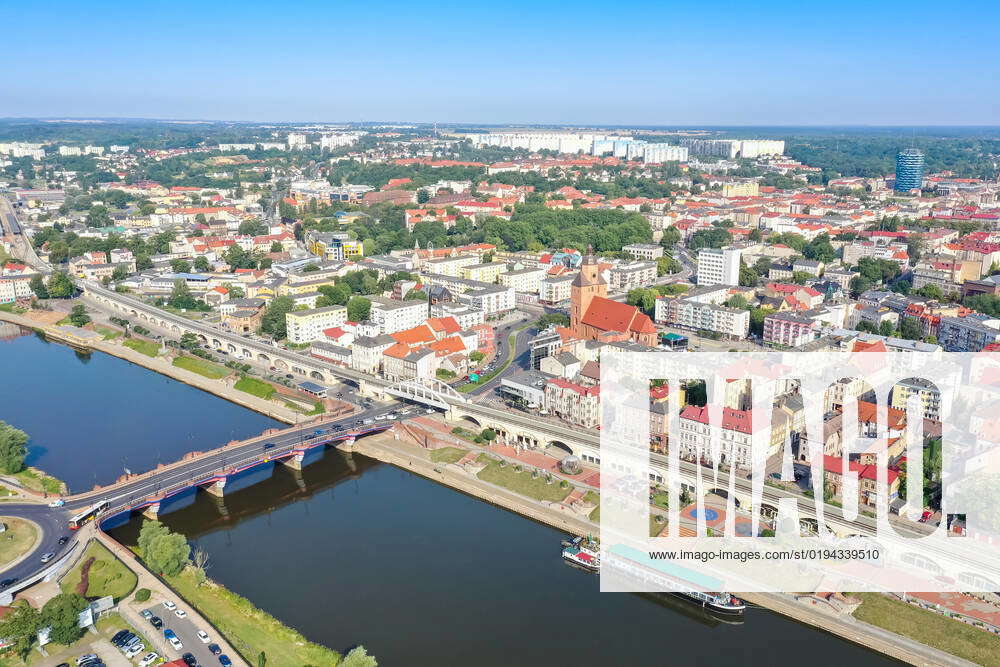 Luftbild von Gorzów Wielkopolski Landsberg an der Warthe Stadt am Fluss in Polen Gorzów Wielkopols