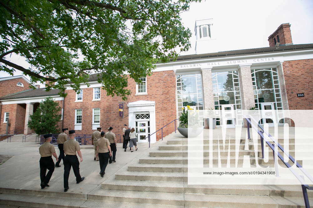 Sailors assigned to USS Gerald R. Ford (CVN 78) visit Albion College in