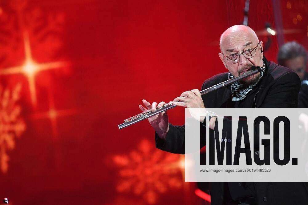 Ian Anderson - Jethro Tull Photograph by Concert Photos - Pixels