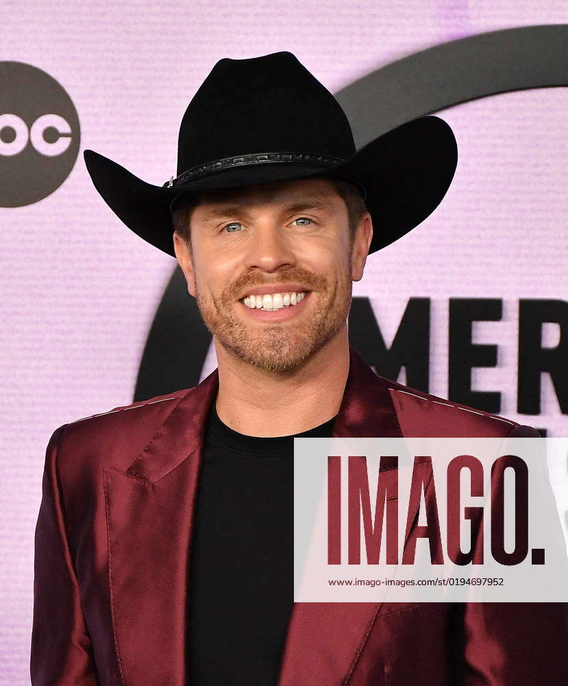 2022 American Music Awards Arrivals Dustin Lynch attends the 2022