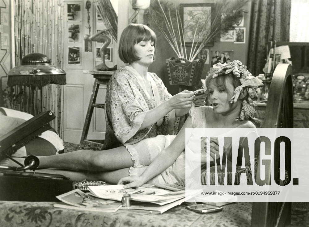 Actresses Glenda Jackson and Jennie Linden in the movie Women in Love