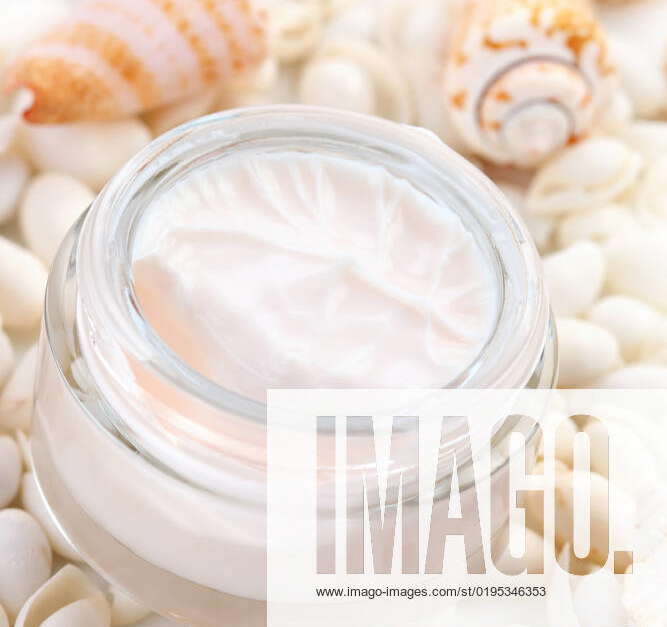 Natural face cream on seashells Natural face cream on seashells