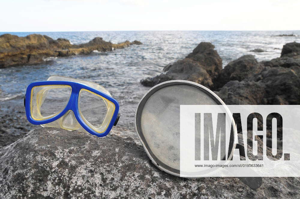 Old Vintage Diving Mask l Near The Atlantic Ocean , 9827756, diving