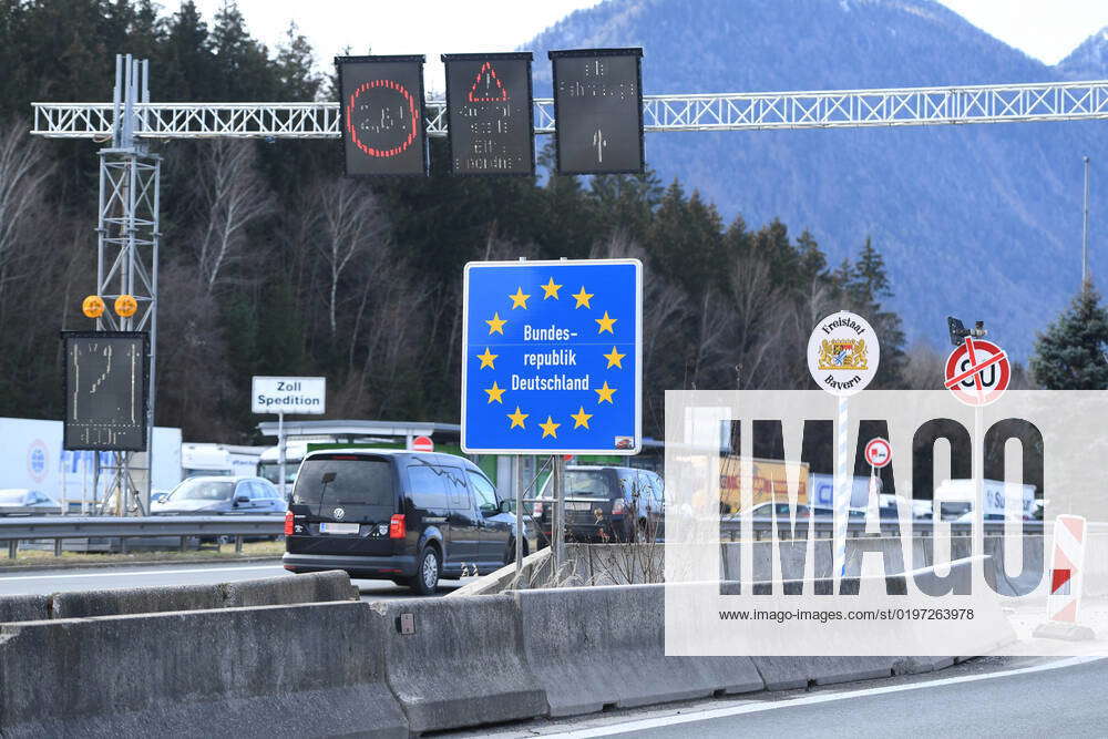 Border controls at the German-Austrian border on 29 12 2022 at the ...