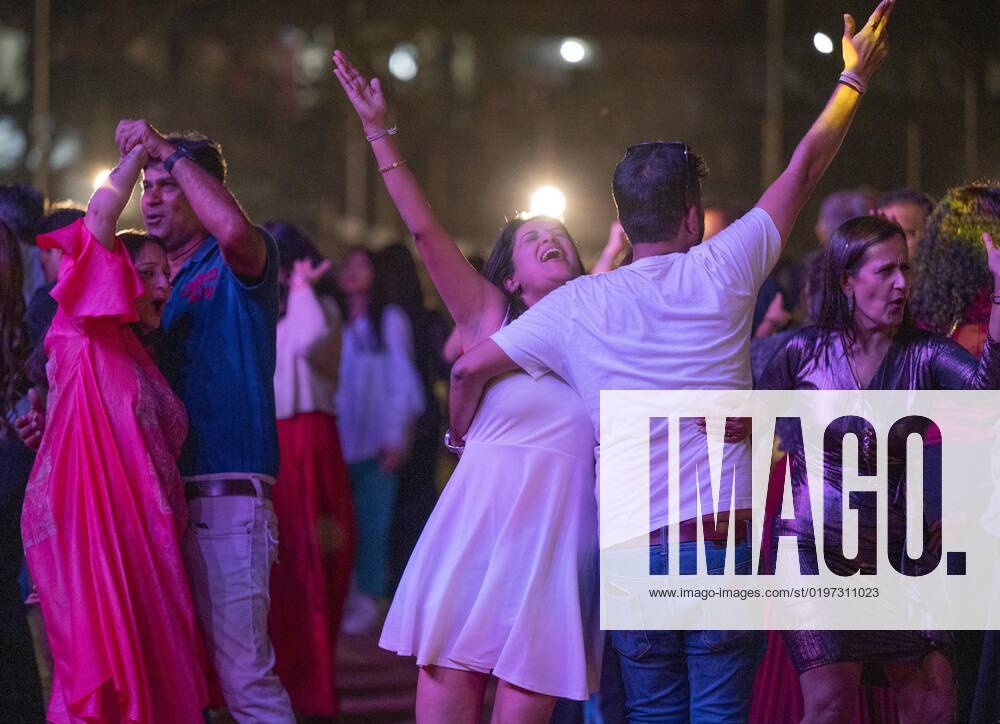 mumbai-india-december-31-people-celebrate-new-year-celebration-in