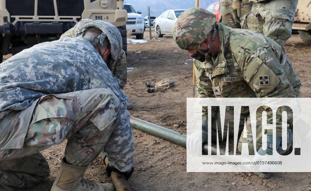 Soldiers with 2nd Stryker Brigade Combat Team, 4th Infantry Division ...