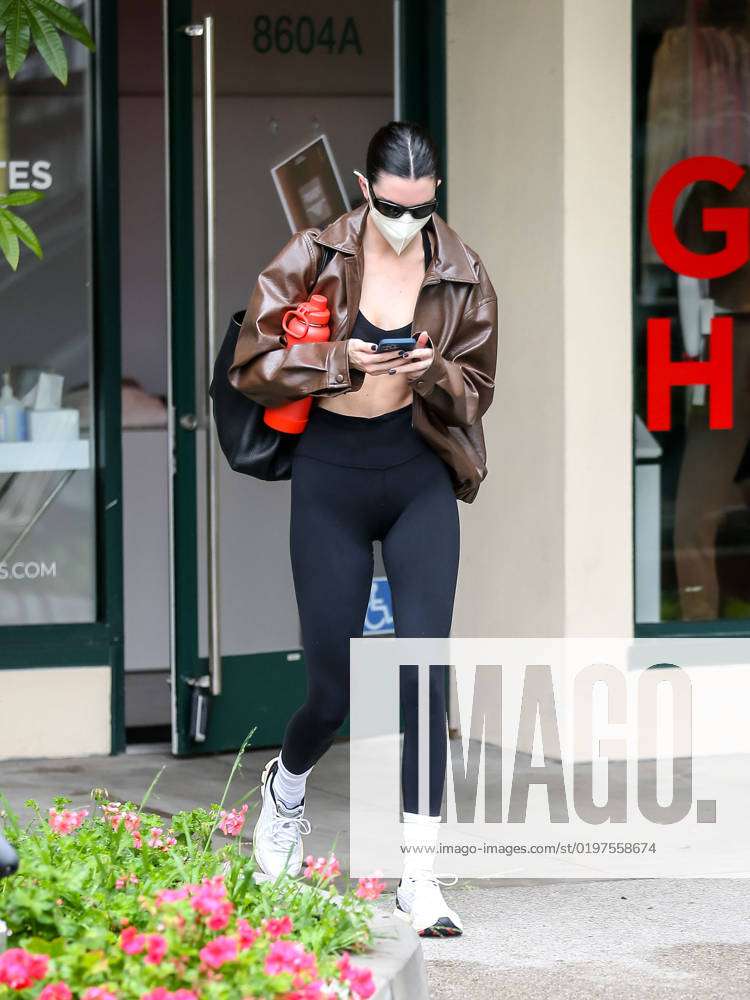 Kendall Jenner And Haley Bieber Leaving Pilates Class Featuring: Kendall  Jenner Where: Los Angeles