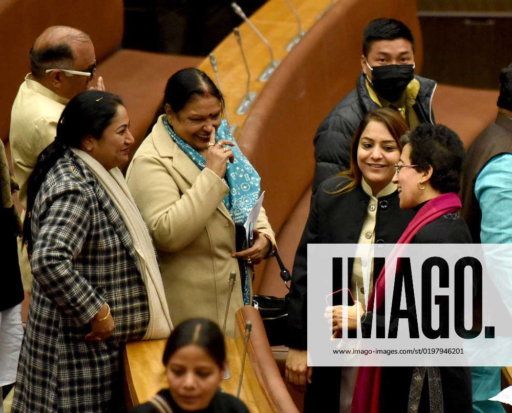 New Delhi India January Aap Mayor Candidate Shelly Oberoi R And Aap Mla Atishi With Bjp