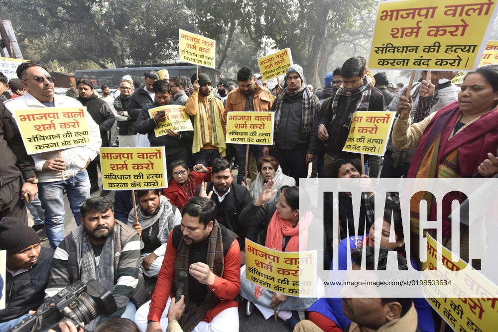 NEW DELHI, INDIA - JANUARY 9: AAP MLAs, Councilors And Workers Protest ...