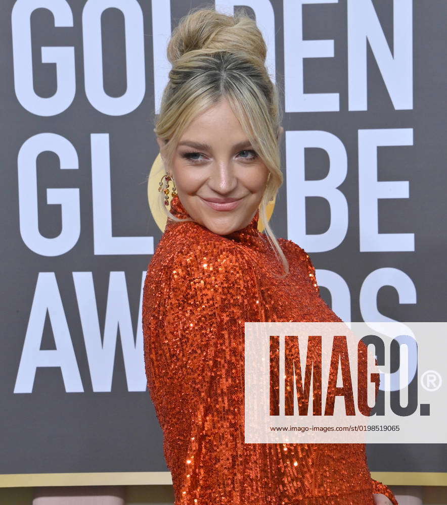 Abby Elliott Arrives For The 80th Annual Golden Globe Awards At The