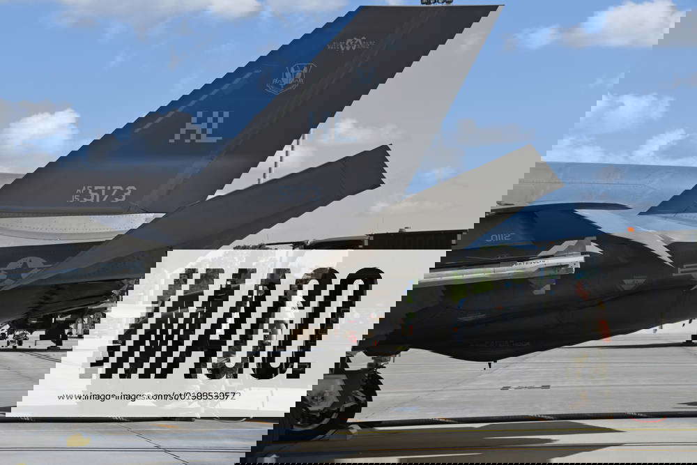 A U.S. Air Force fuels management technician refuels a F35 Lightning