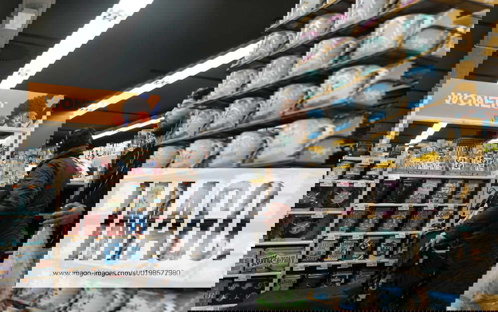 Brugge, Belgium 6 December 2022 Theme image shopping, people