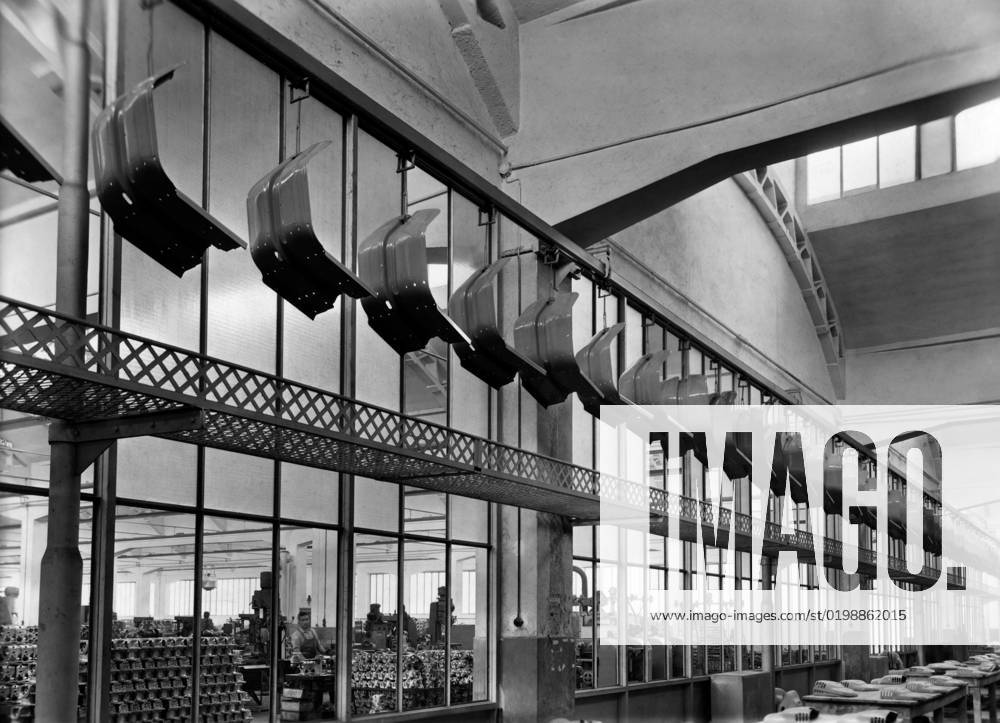 Milano. innocenti factory. paint shop and chRome