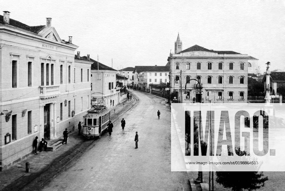 Italy. Veneto. abano terme. view of via matteotti and piazza dei caduti